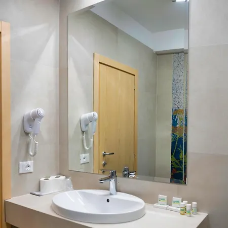 Athena Hotel 3*