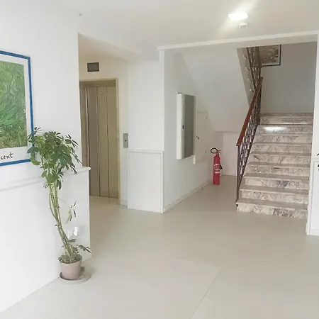 Athena جيارديني ناكسوس