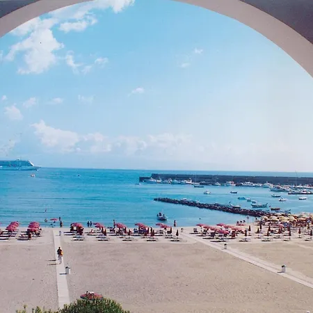 Athena Hotel 3*
