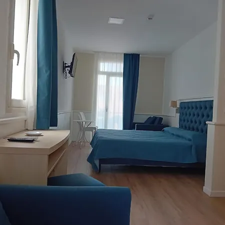 Hotel Athena